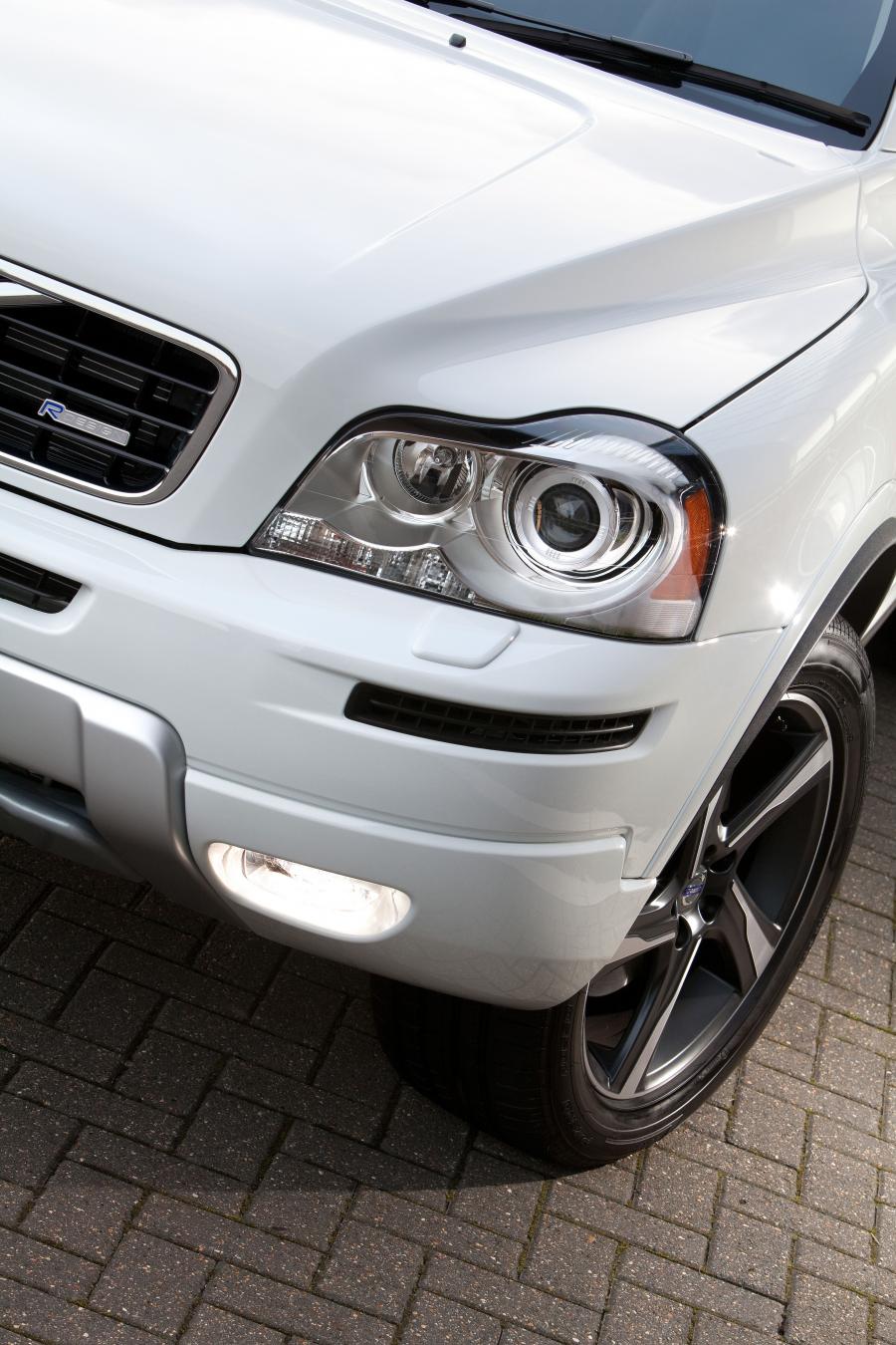  Volvo XC90 R-Design 2012 года  (UK) (фото 19 из 36)